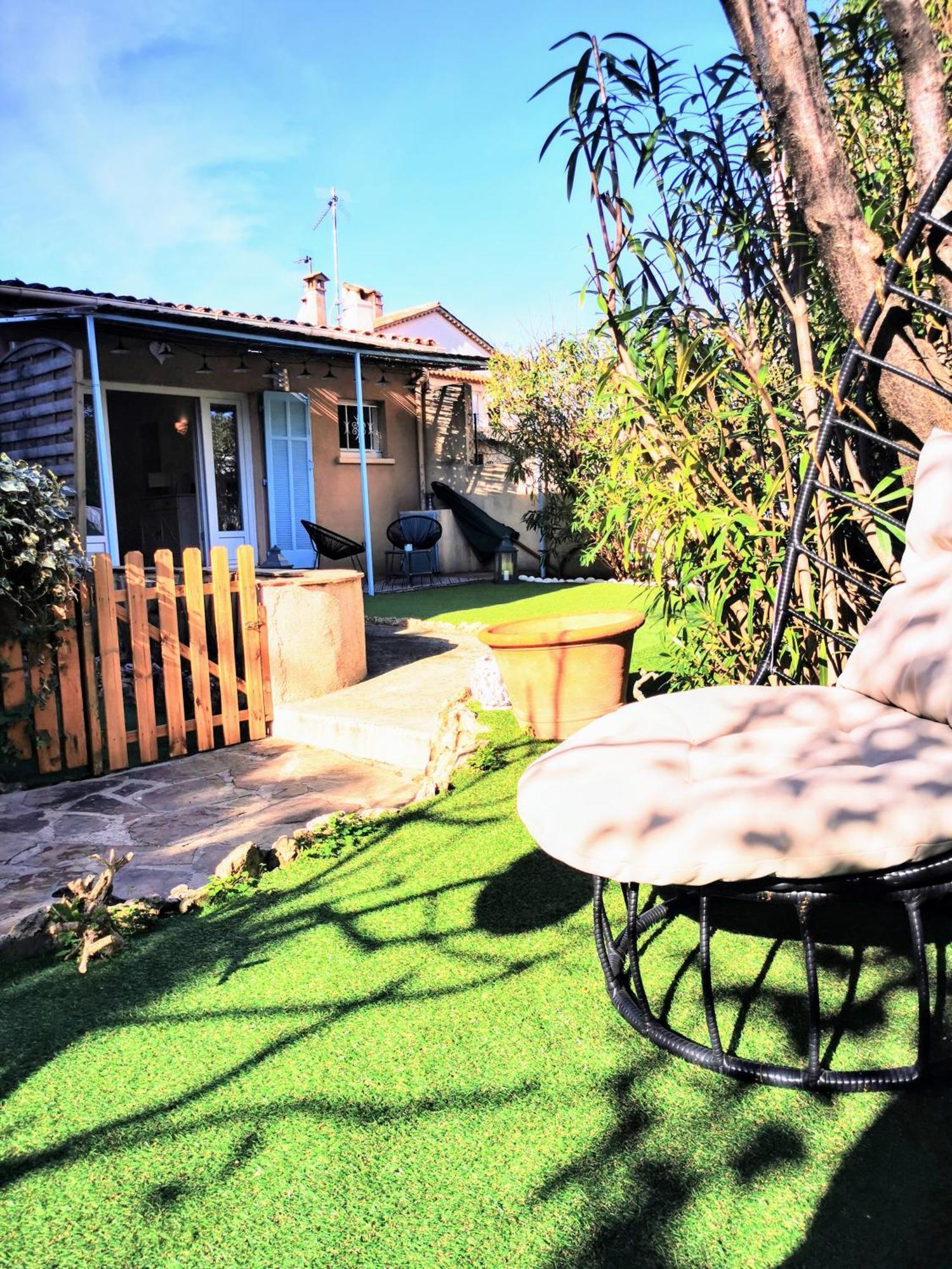 Studio Jardin Privatif 300M De La Plage Sainte-Maxime Exteriér fotografie