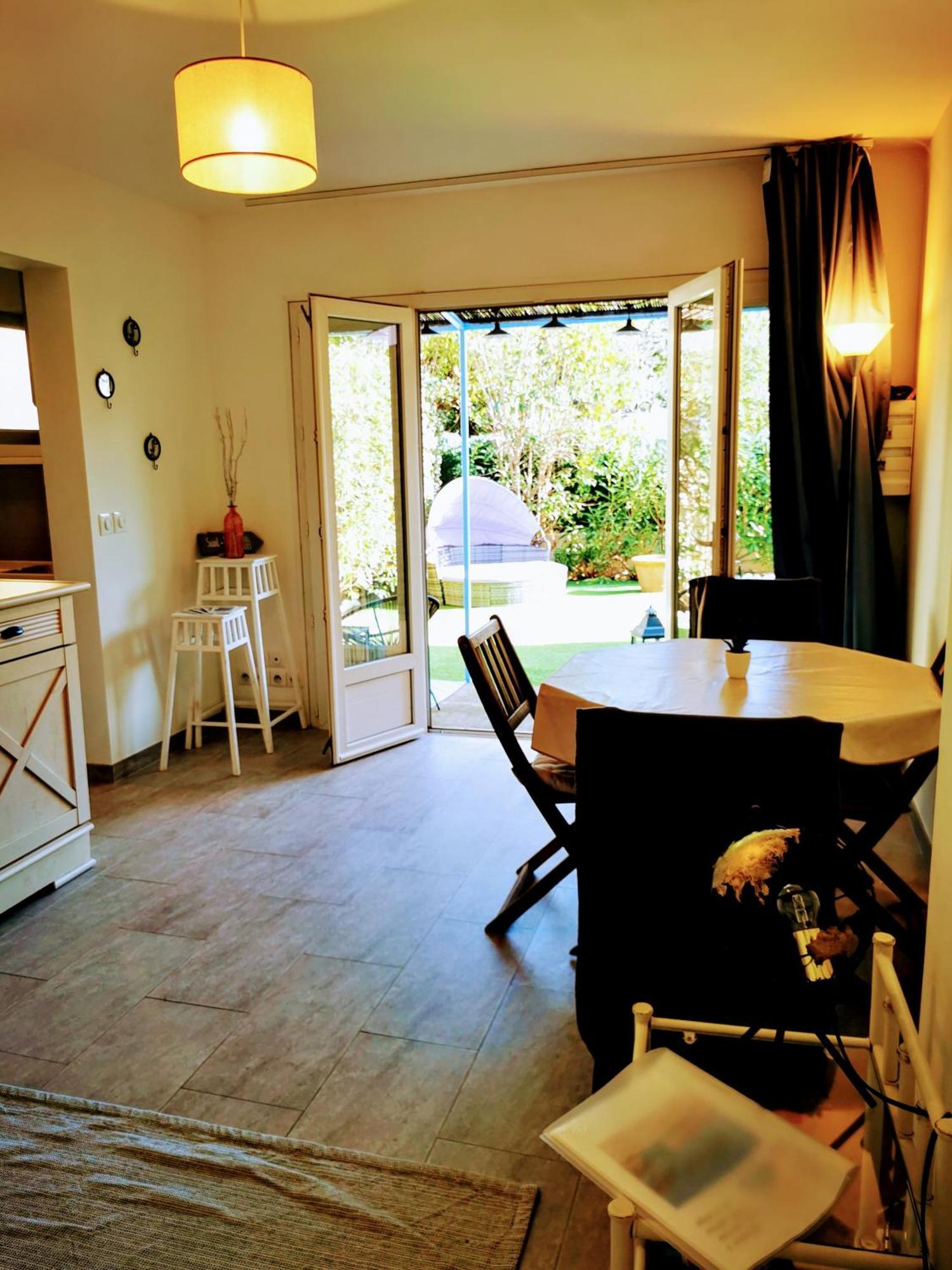 Studio Jardin Privatif 300M De La Plage Sainte-Maxime Exteriér fotografie